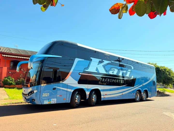 Ônibus double deck Kari Transportes